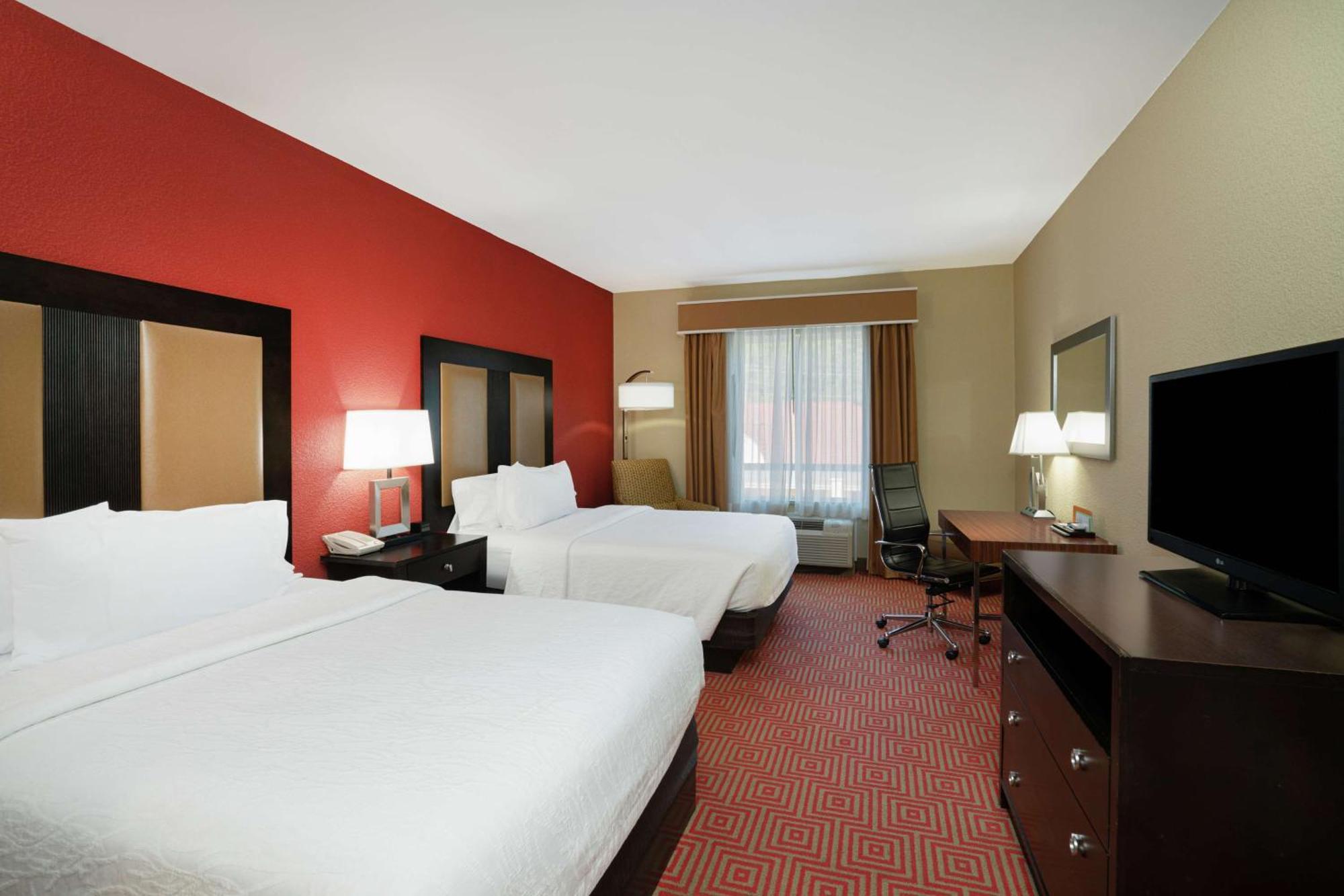 Hilton Garden Inn Долтон Экстерьер фото